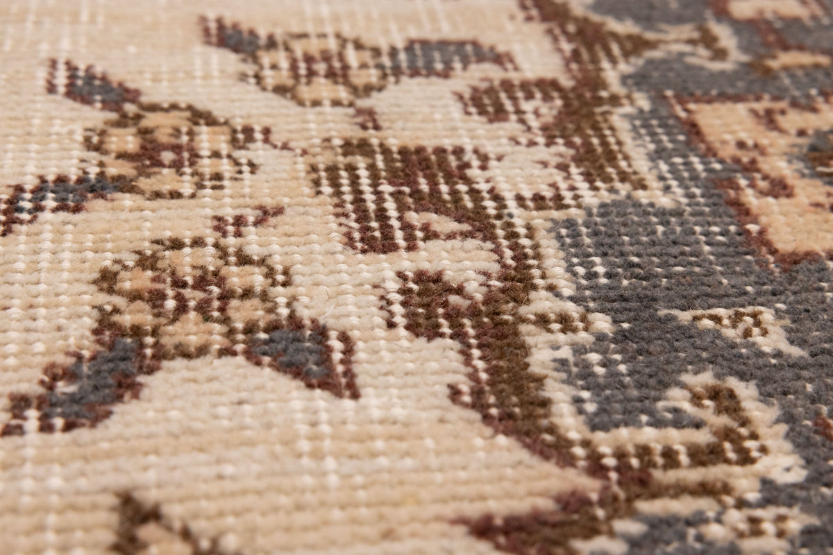 Vintage Isparta Turkish Area Rug 4x6 ft — White & Brown Floral