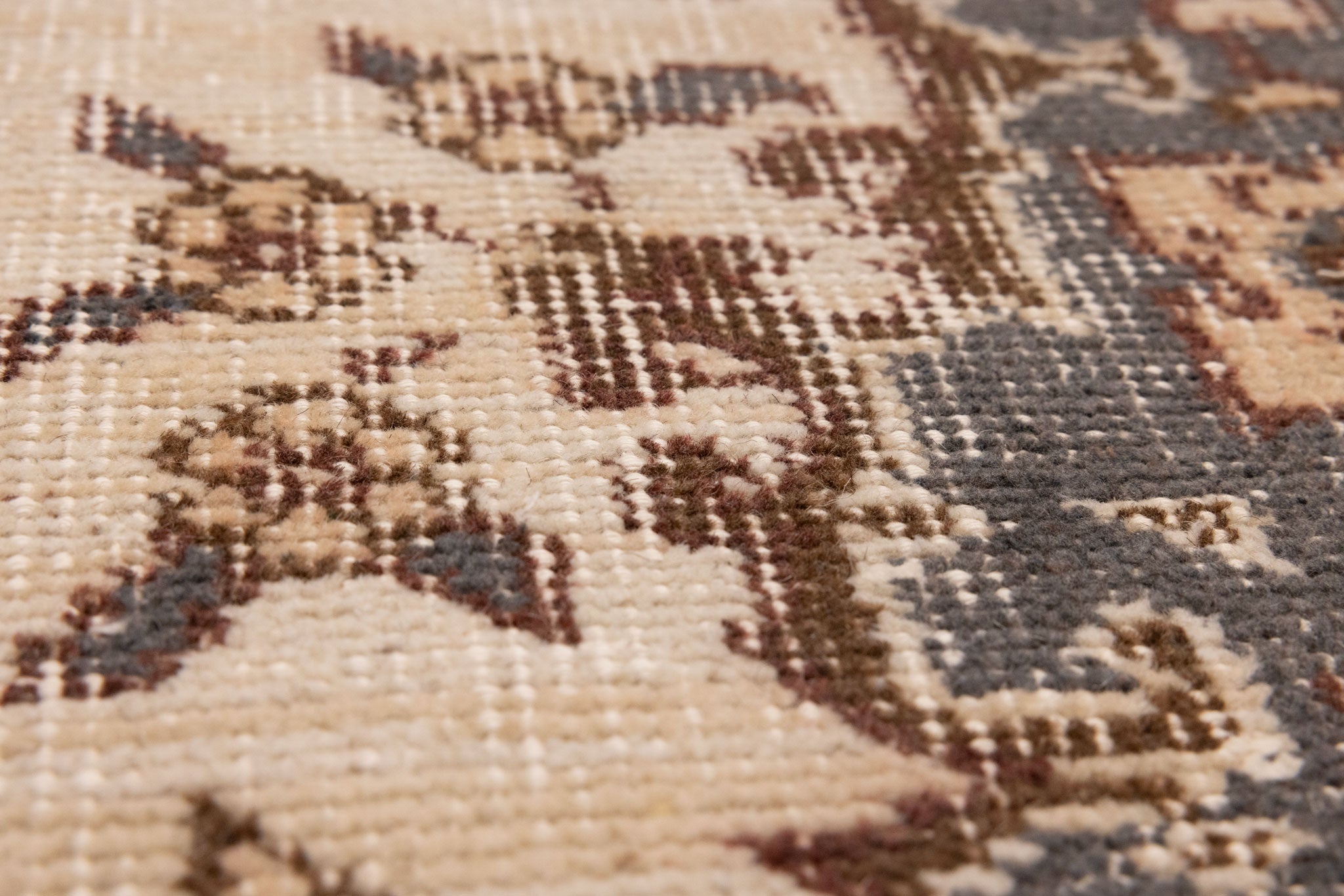 Vintage Isparta Turkish Area Rug 4x6 ft — White & Brown Floral