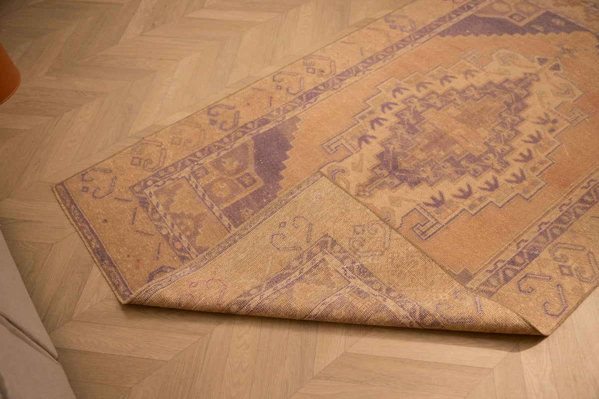 Vintage Niğde Turkish Area Rug 4x7 ft — Orange & Navy Medallion