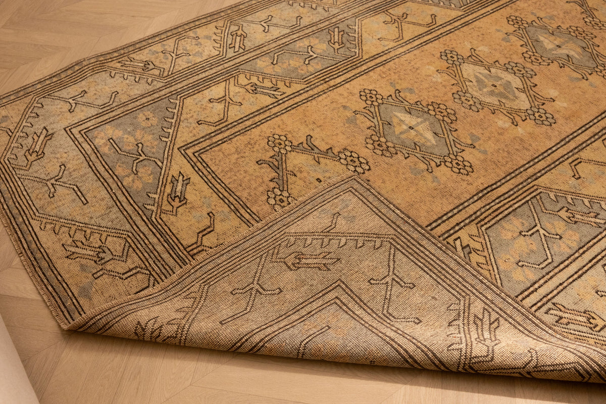 Vintage Muğla Turkish Area Rug 5x8 ft — Orange & Beige Geometric