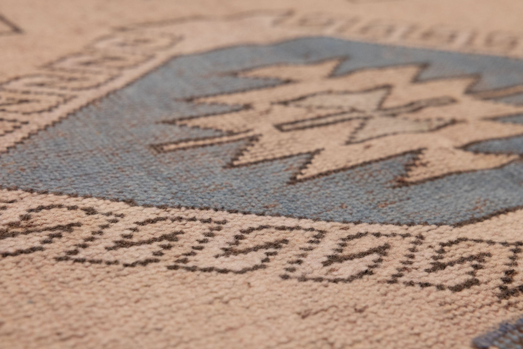 Vintage Niğde Turkish Area Rug 4x6 ft — Beige & Blue Geometric