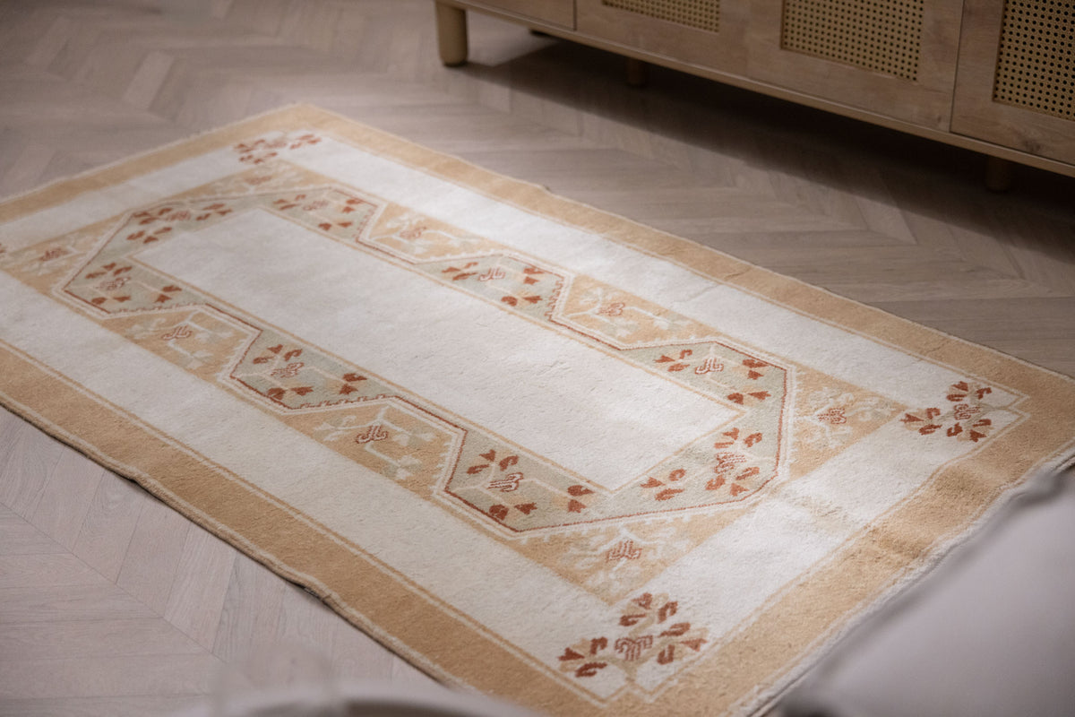 Vintage Muğla Turkish Area Rug 3x6 ft — White & Orange Floral
