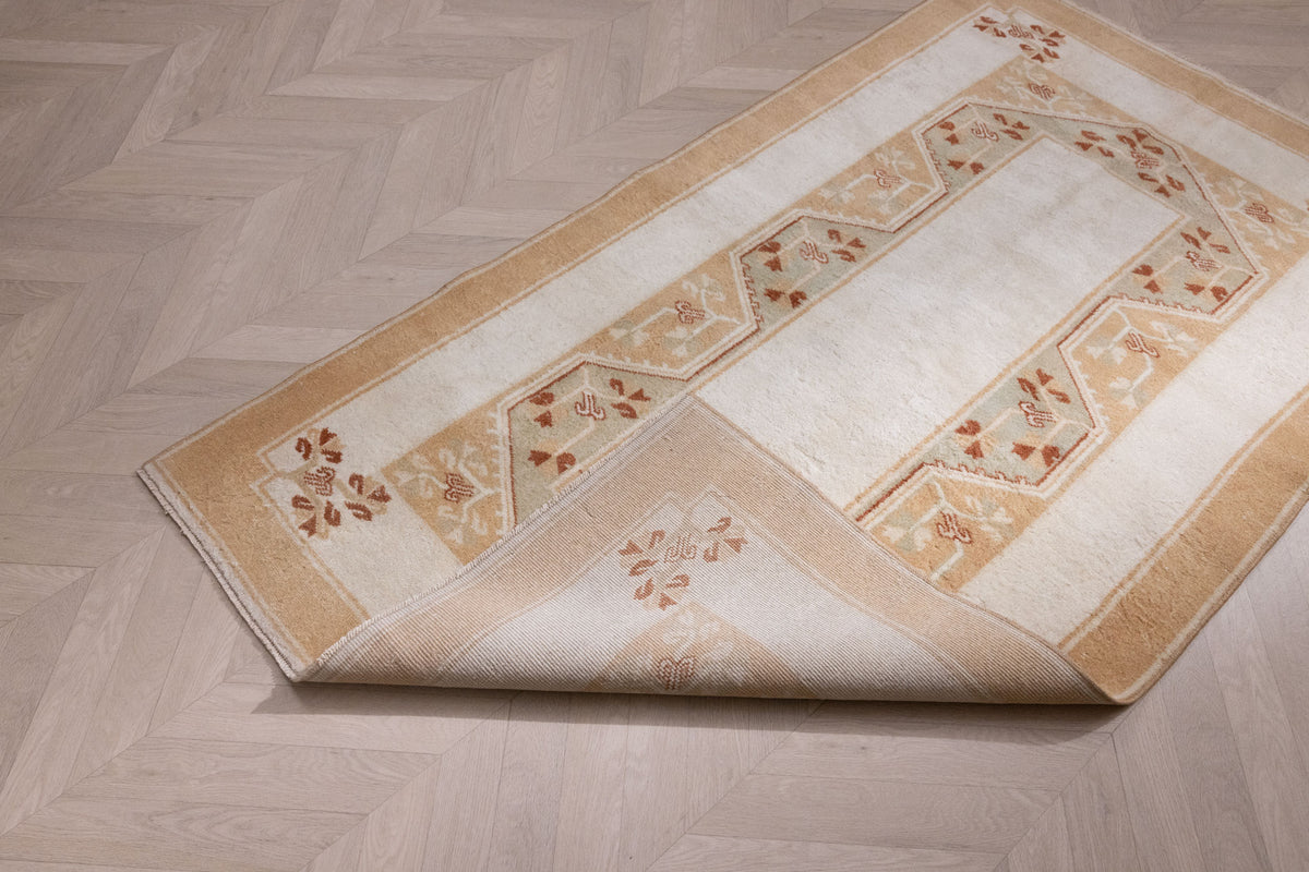 Vintage Muğla Turkish Area Rug 3x6 ft — White & Orange Floral