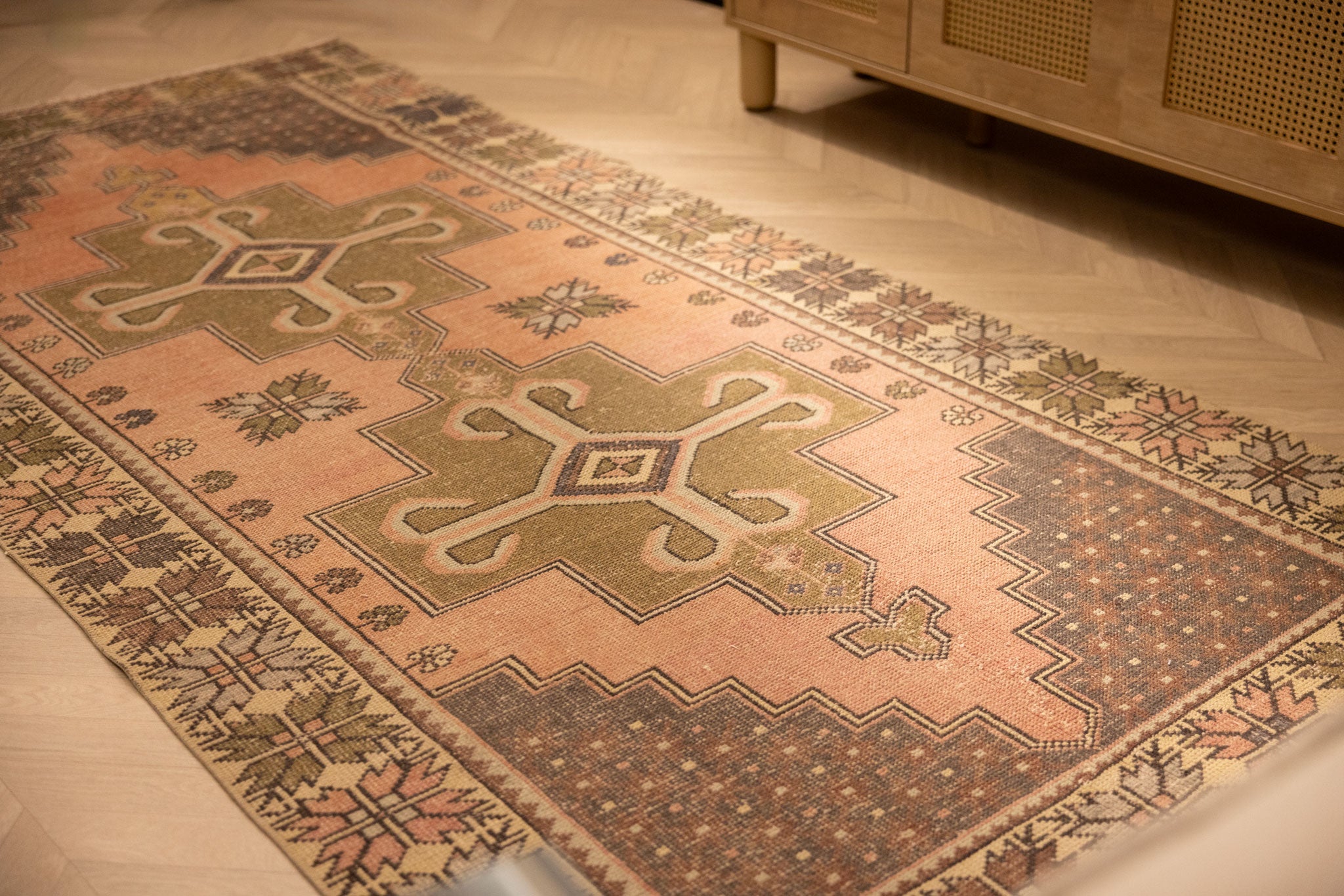 Vintage Niğde Turkish Area Rug 4x9 ft — Pink & Orange Geometric