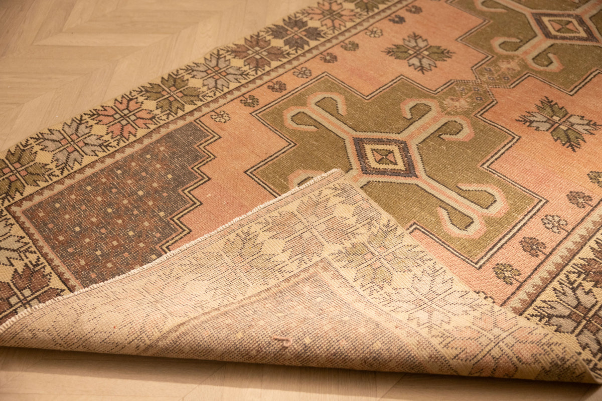 Vintage Niğde Turkish Area Rug 4x9 ft — Pink & Orange Geometric