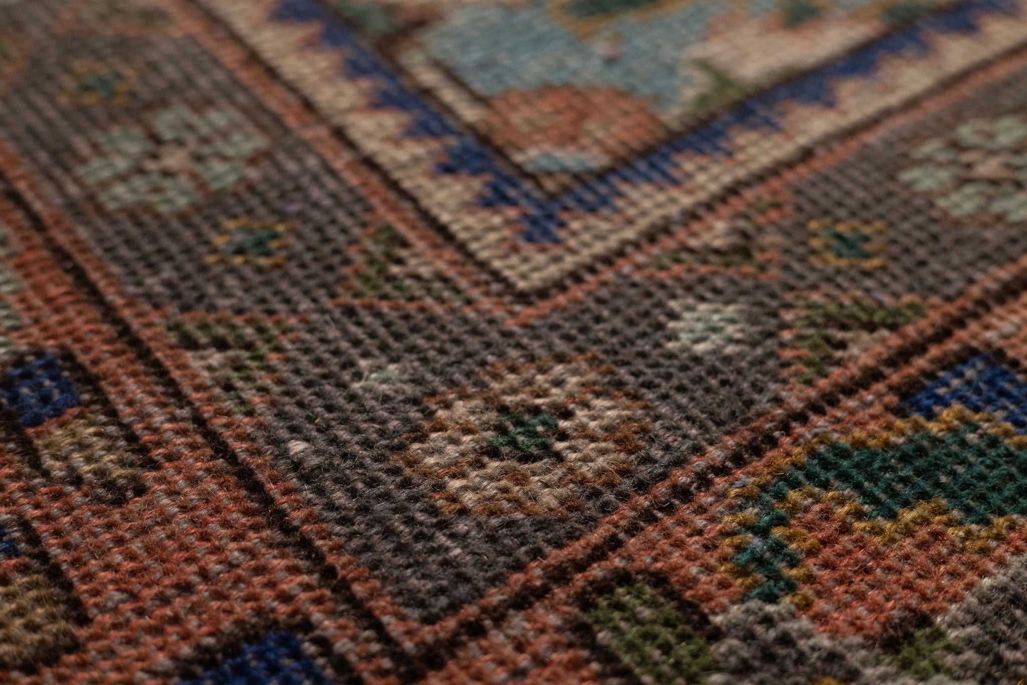 Kumareth Persian-Style Oversize Area Rug