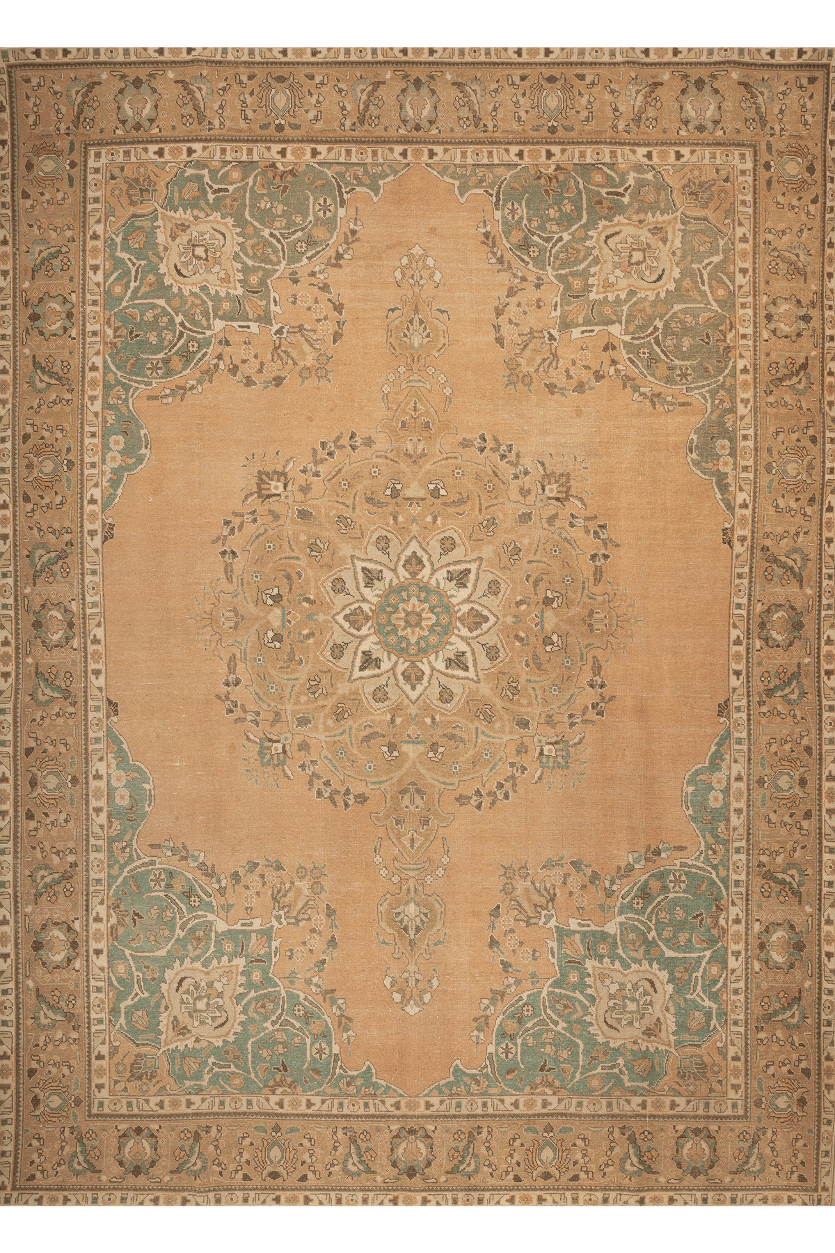 Vintage Southeastern Persian Style Oversize Rug 9x13 ft — Beige & Green Medallion