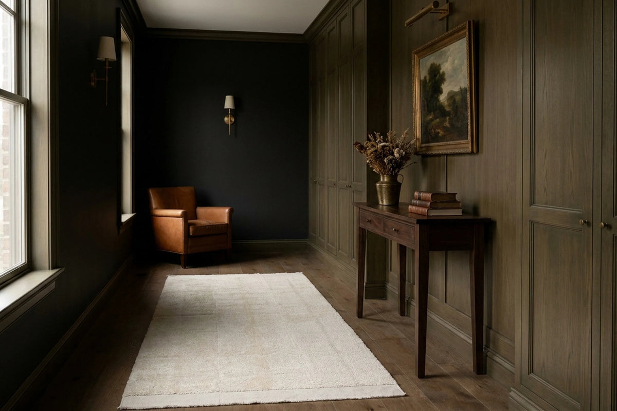 White Shaggy Wool runner rug in a corridor